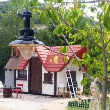 Immaculate 2-bed Near Krka Waterfalls Casa de Férias Rupe