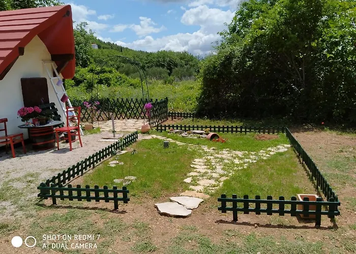 Дом отдыха Immaculate 2-bed Near Krka Waterfalls *