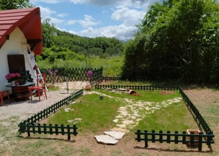 Immaculate 2-bed Near Krka Waterfalls