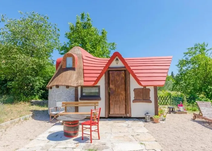 Immaculate 2-bed Near Krka Waterfalls Rupe